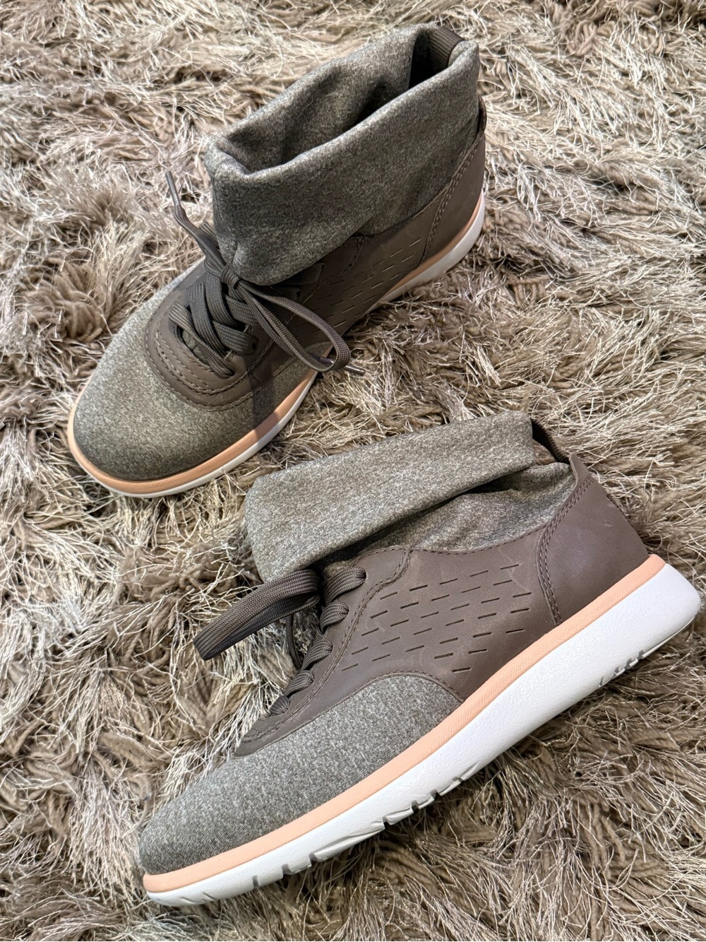UGG Islay High Top Mole Gray Sneakers